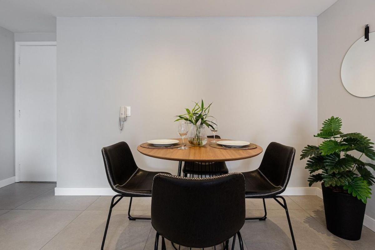 Apartamento Easy Star - Belo Apto C/ 2 Quartos, Vaga E Varanda Na Paulista - Np01i *